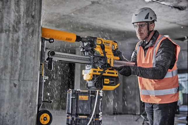 DeWALT Adaptér batérie POWERSHIFT / XR Flexvolt  DCAFVPS