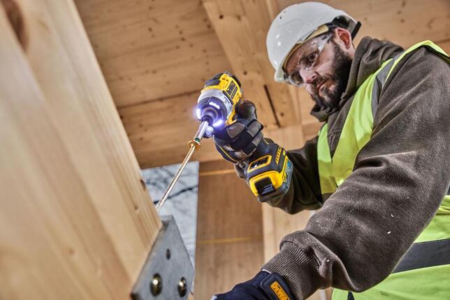 DeWALT Uťahovač rázový 1/4" 250Nm 18V XR 2x POWERSTACK 1,7 Ah bezuhlíkový DCF860E2T