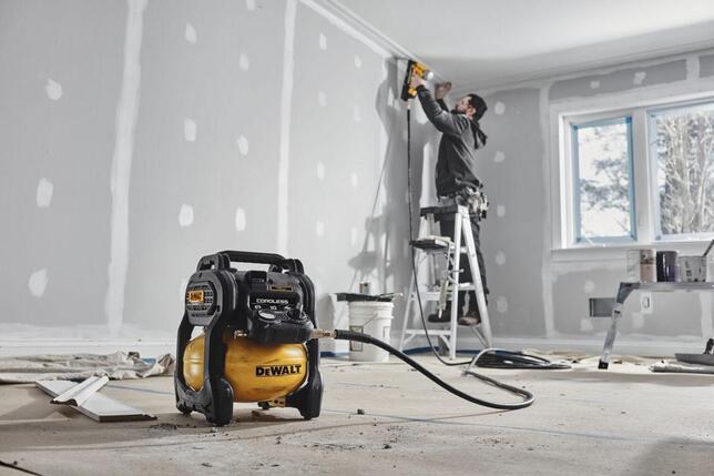 DeWALT Kompresor 10 l bez AKU 18V XR FLEXVOLT DCC1018N