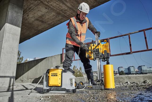DeWALT Nádrž na vodu 18 V XR  DCE6820N