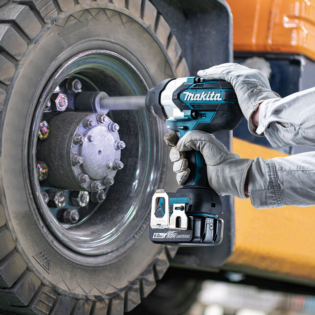 MAKITA DTW1005Z - Akumulátorový rázový utahovač bez akumulátoru a nabíječky