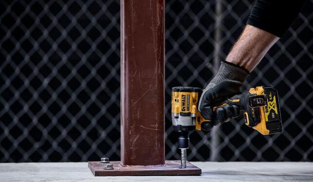 DeWALT Uťahovač rázový 1/2" krúžek 406Nm 18V bez AKU Tstak DCF921NT