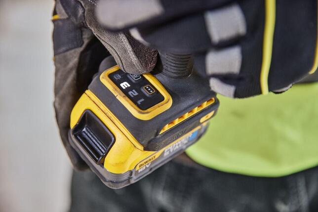 DeWALT Uťahovač rázový 1/4" 250Nm 18V XR 2x POWERSTACK 1,7 Ah bezuhlíkový DCF860E2T