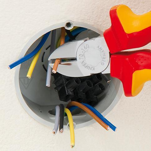 Bocní štípací klešte VDE TT a vícesložkové návleky 160mm KNIPEX