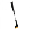 FISKARS Zmetáčik Plus se škrabkou, dlouhý | 1078494