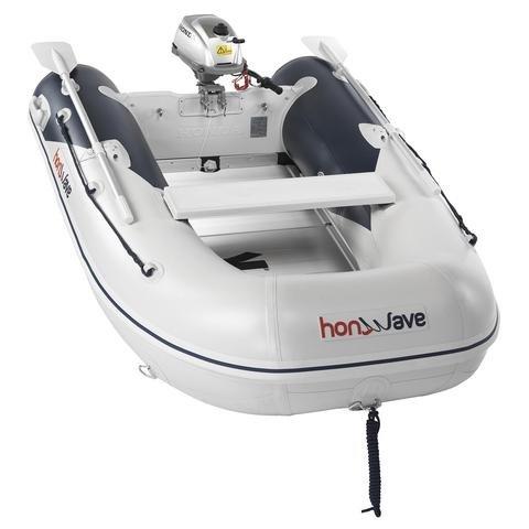 Merevített aljzatú csónakok