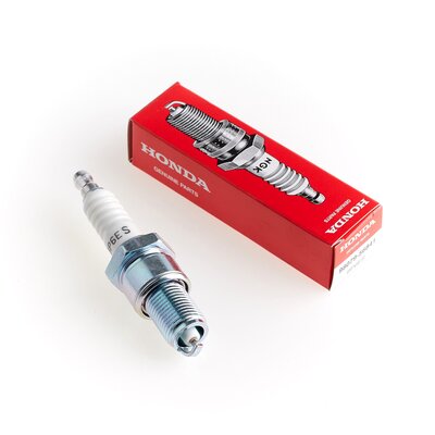 HONDA Gyújtógyertya benzines fűnyírókhoz - 98079-55846