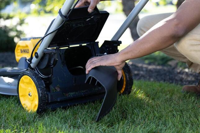 Fűnyíró 53cm 54V FLEXVOLT, önjáró, akkumulátor nélkül DCMWSP550N