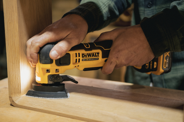 DeWALT DeWalt aku multifunkčná oscilačná brúska 18V bez aku  DCS358N
