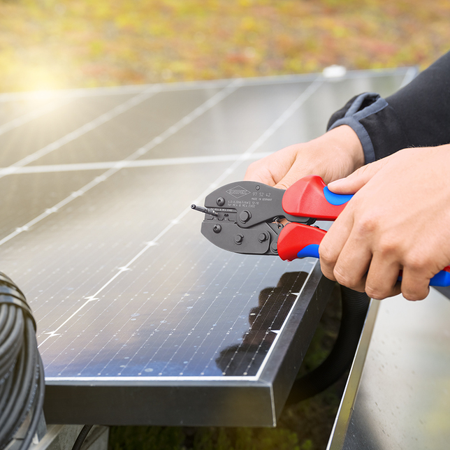 KNIPEX 97 52 42 PreciForce® s multi-komponentnými úchopmi leštené 220 mm