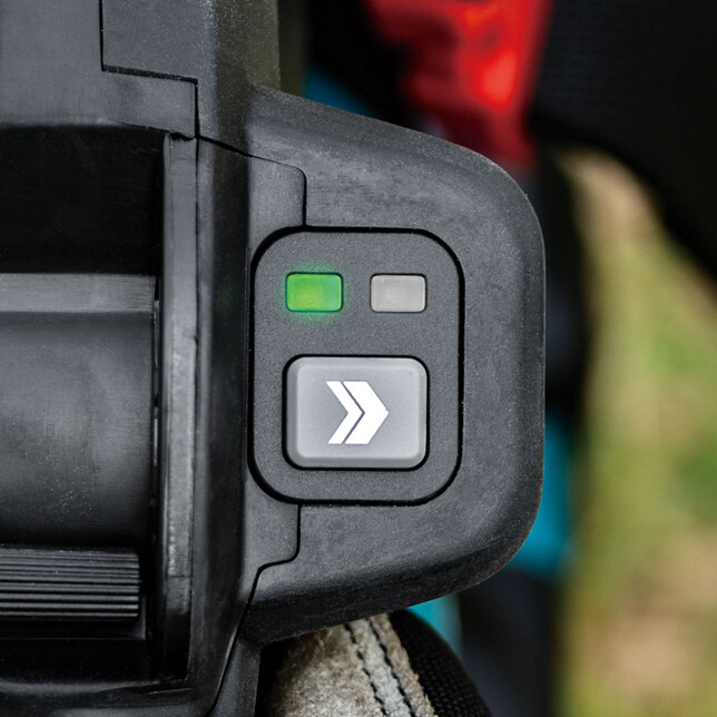 MAKITA UB003GZ - Akumulátorový foukač / vysavač listí sólo