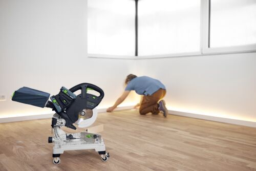 FESTOOL Akumulátorová pokosová pila na lišty SYMMETRIC SYMC 70 EB-Basic   577424
