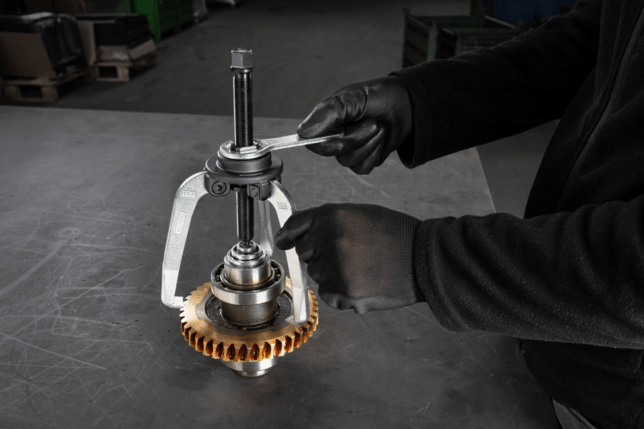 KUKKO 3-čeľusťový sťahovák &quot;Alligator&quot; s pevnými čeľusťami, do 200 mm rozovretia, 165 mm dosahu