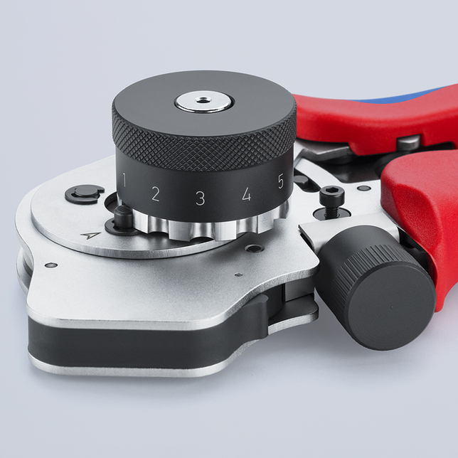 KNIPEX 97 52 63 Štvortŕňové lisovacie kliešte pre sústružené kontakty s multi-komponentnými úchopmi 