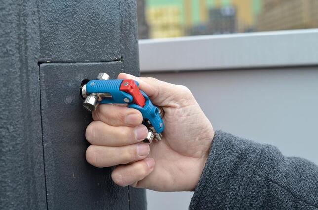 Kľúč na skrinky rozvodné Maker Quadro plus Schuebo