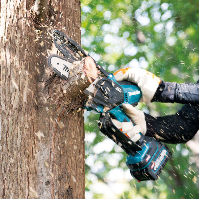 MAKITA UC029GZ01 - Akumulátorová prořezávací pila bez akumulátoru a nabíječky