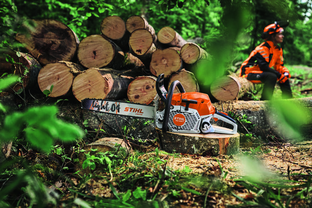 STIHL MS 300 C-M Benzínová motorová pila MB020113000
