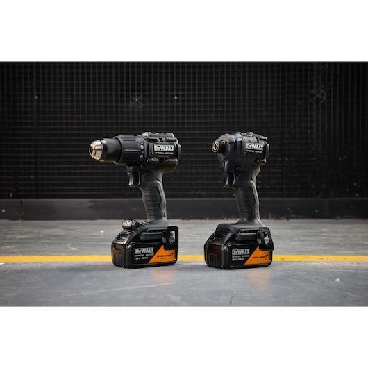 DeWALT Sada nářadí aku DEWALT® McLaren F1 Team 18 V XR® – 2 x 5 Ah DCK2222MP2T