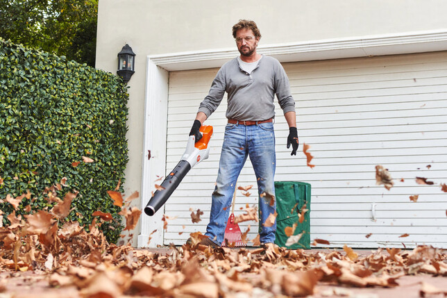 STIHL BGA 60 Akumulátorový fúkač set s akumulátorom AK 30 a nabíjačkou AL 101 BA040115948