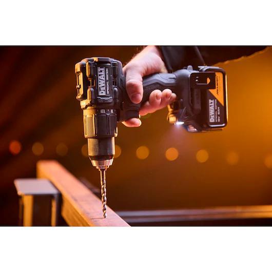 DeWALT Sada náradia DEWALT®  McLaren F1 Team 18 V XR® – 3 x 5 Ah  DCK5222MP3T