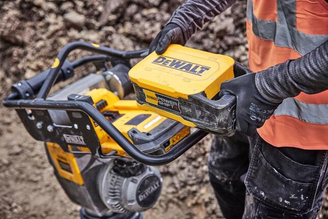 DeWALT Pech vibrační POWERSHIFT bez aku DCPS660N
