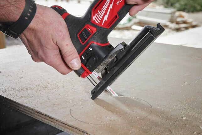 MILWAUKEE M12 FJS-422X Akumulátorová přímočará pila 4933500575
