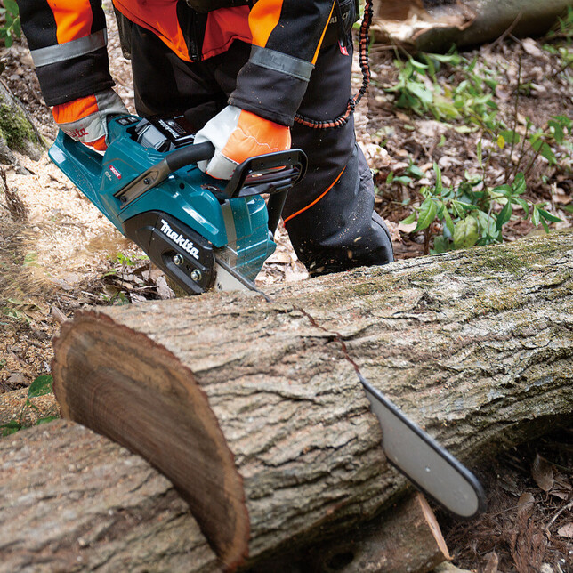 MAKITA UC030GZ01 - Akumulátorová reťazová píla sólo