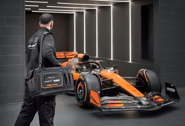 DeWALT DEWALT PRO 20&quot; MCLAREN DWST60104-9 táska