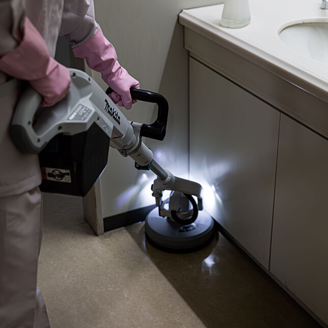 MAKITA PS001GZ - Akumulátorový kefový čistič podláh bez akumulátora a nabíjačky