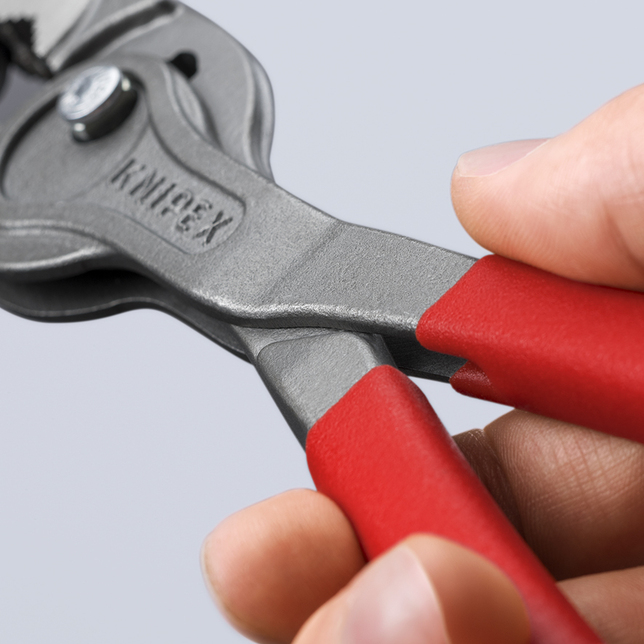 KNIPEX 82 01 250 SB TwinGrip® s protišmykovým plastovým povrchom šedá atramentizovaná 250 mm