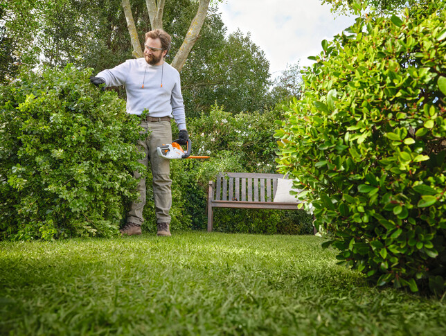 STIHL HSA 40 Set 2x AS 2 a AL 1 Akumulátorové nožnice na živý plot HA080113527