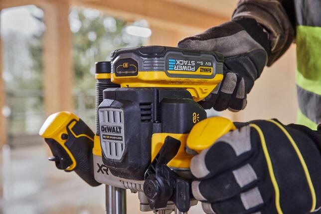 DeWALT Fréza horná 12mm 18V Tstak bez AKU  DCW620NT