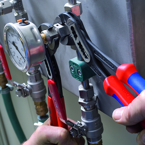 KNIPEX 88 02 250 T Alligator® Kliešte na vodné čerpadlá so štíhlymi multi-komponentnými úchopmi, s i