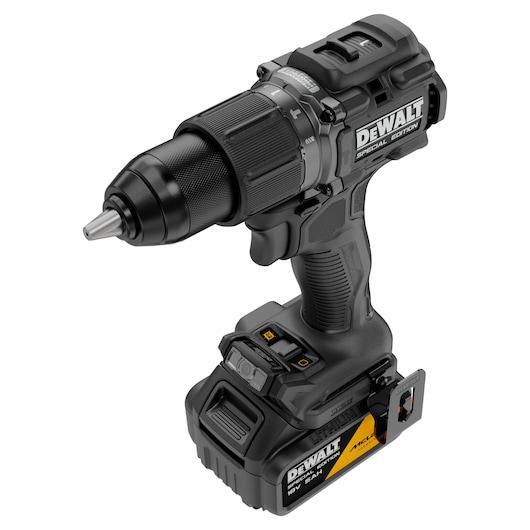 DeWALT Bezuhlíková příklepová vrtačka DEWALT® McLaren F1 Team 18 V XR® – 2 x 5 Ah DCD86MP2T
