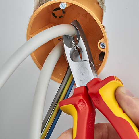 KNIPEX 13 46 165 SB Odizolovacie kliešte izolované s multi-komponentnými rukoväťami, VDE testované p