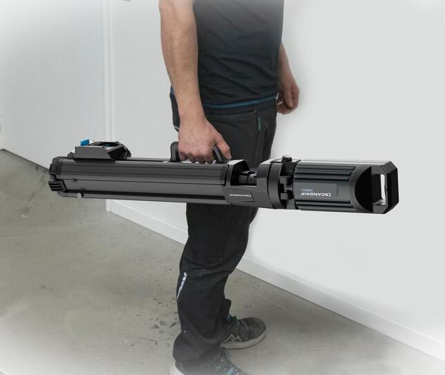 Akumulátorový stavebný reflektor TOWER 5 CONNECT 2500/5000 lumenov s akumulátorom SCANGRIP