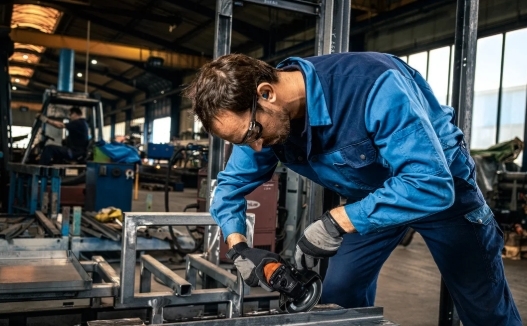 FEIN CG 7-125 – kompaktní úhlová bruska Ø 125 mm