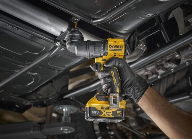 DeWALT Skrutkovač aku 18V 2x5Ah s vymeniteľnými skľúčovadlami DCD803P2T