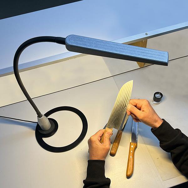 Bauer &amp; Böcker Praktická silueta LED lampy