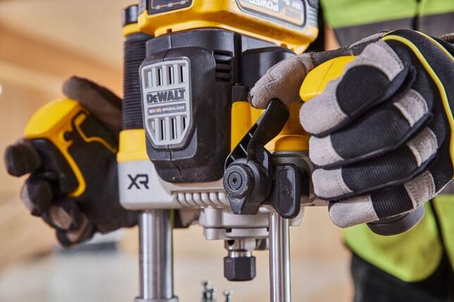 DeWALT Fréza horná 12mm 18V Tstak bez AKU  DCW620NT