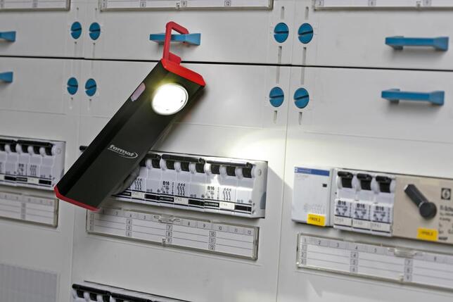 FORMAT Svietidlo LED aku 60 / 200 lm Format