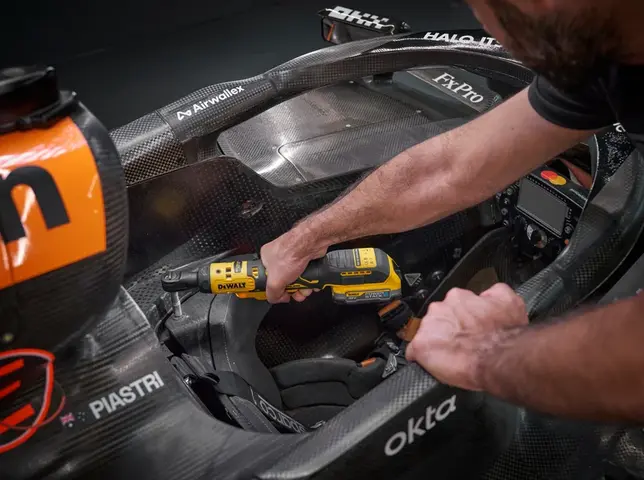 DeWALT DeWalt aku ráčna 1/4" 54 Nm, 18V DCF514N