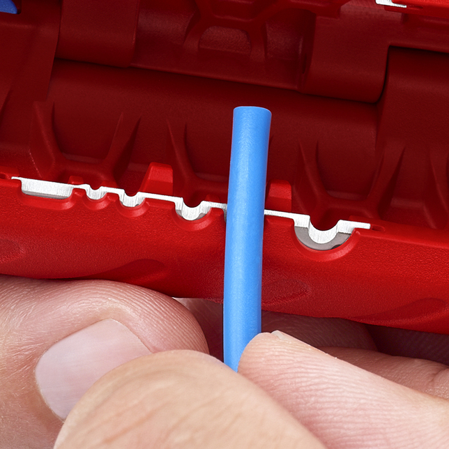 KNIPEX 90 22 02 SB TwistCut® Kliešte na rezanie chráničiek 100 mm