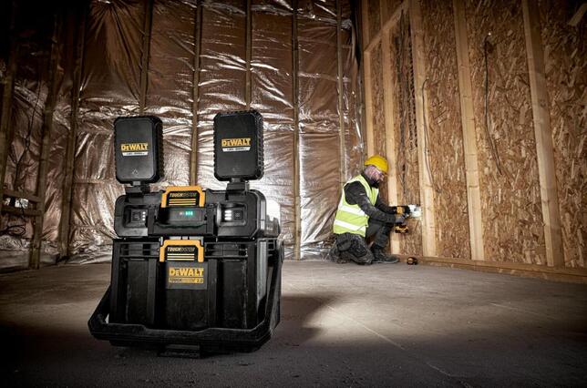 DeWALT DWST080611 Csomagtartó TOUGHSYSTEM világítással