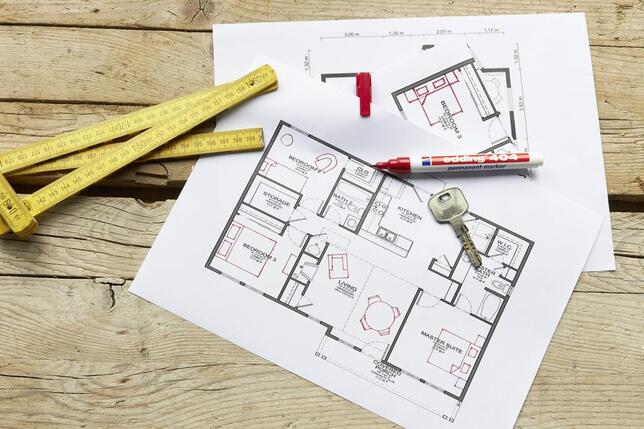 EDDING Permanentný popisovač 404, hrúbka 0,75 mm, červený lem