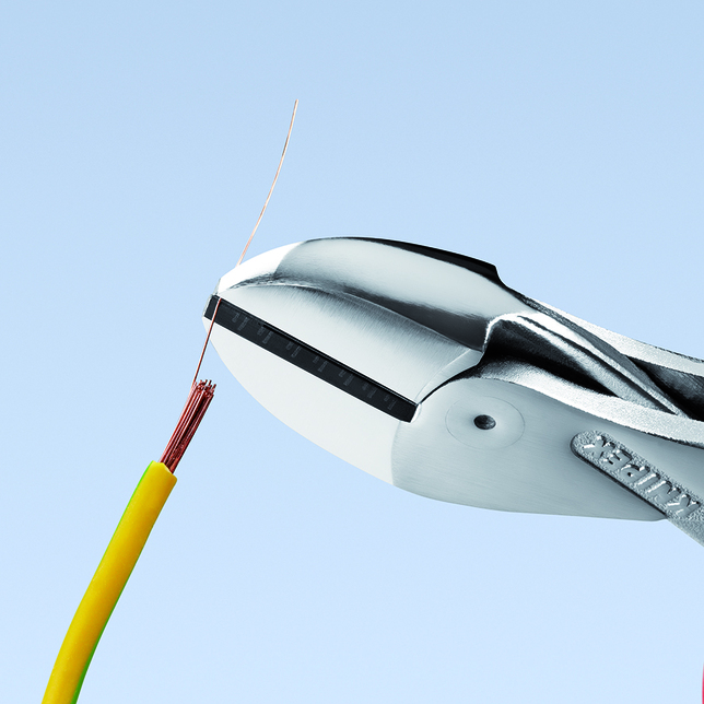 KNIPEX 73 06 160 SB X-Cut® Kompaktné bočné cvikacie kliešte vysoký pákový prevod izolované s multi-k