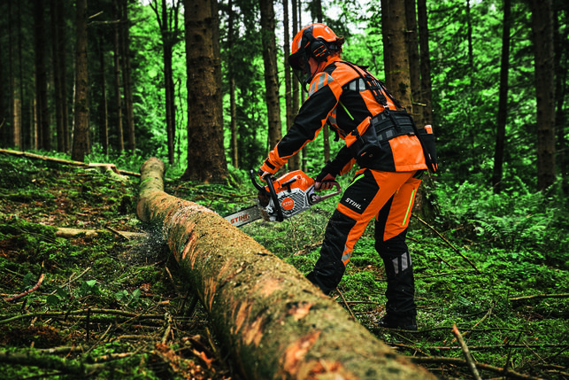 STIHL MS 300 C-M Benzínová motorová pila MB020113000