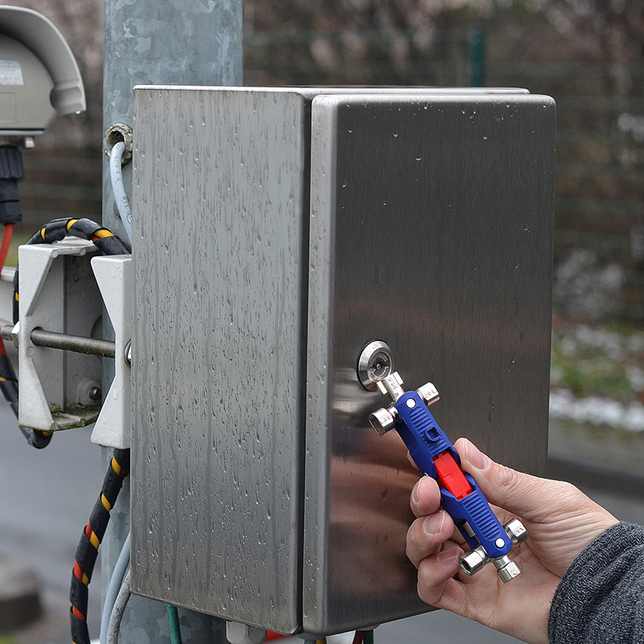 KNIPEX 00 11 06 V04 pre všetky štandardné vypínacie systémy 63 mm