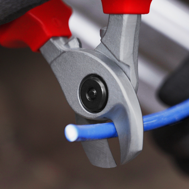 KNIPEX 95 16 165 T BK Nožnice na káble izolované s multi-komponentnými úchopmi, VDE testované s inte