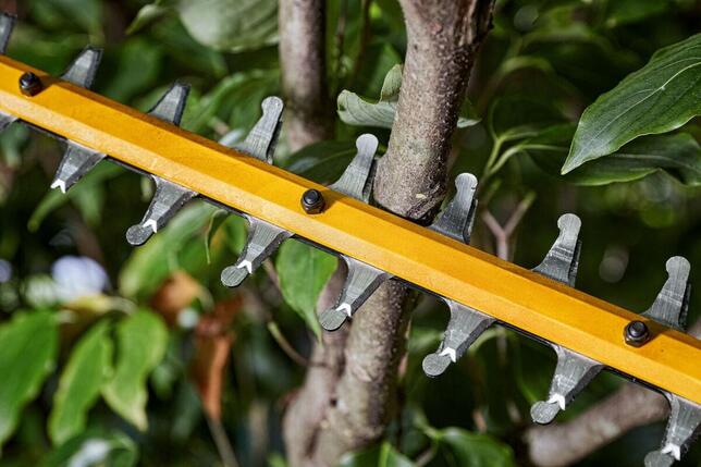 DeWALT Élő sövényvágó FLEXVOLT 54V 65cm akkumulátor nélkül DCMHT573N